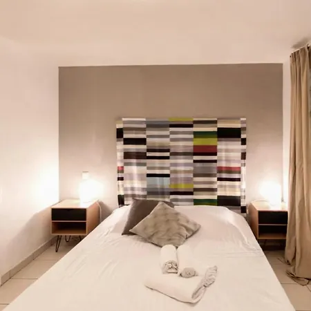 Cosy 32M- In The Historical Centrenear Beach * Nice