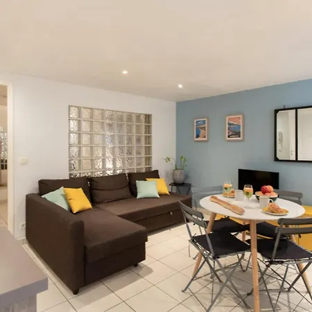 Cosy 32M- In The Historical Centrenear Beach * Nice